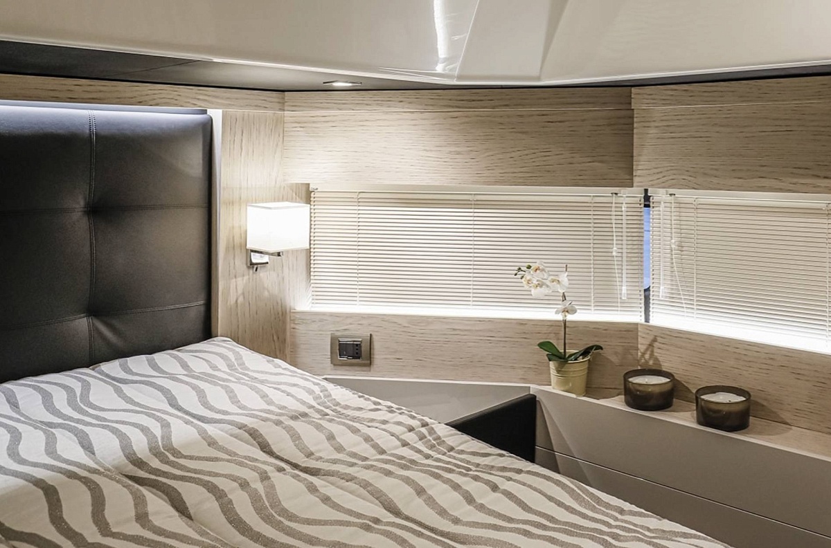 Аренда яхты Cranchi 43 Eco Trawler на Сардинии, Италия, Франция